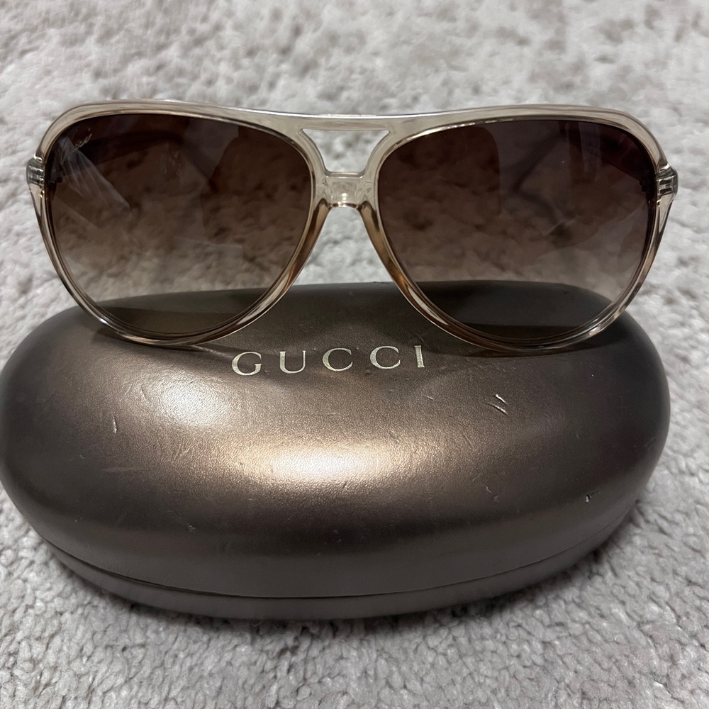 Vintage 2000’s Gucci Tan Aviator Sunglasses